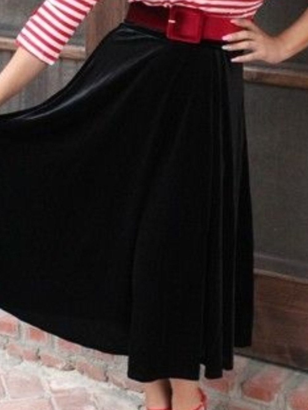 Classic Black Velvet Midi Skirt with Flared Silhouette